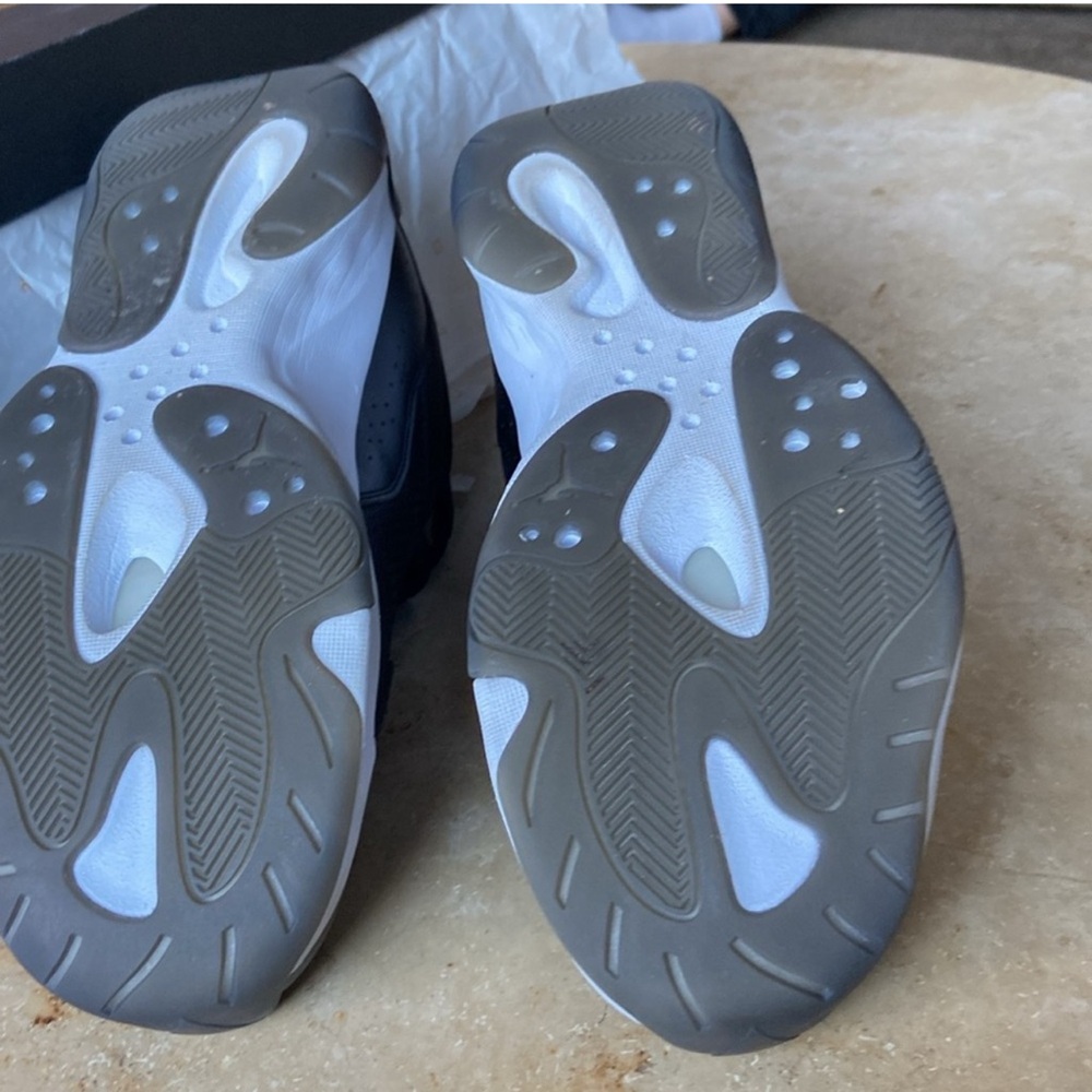 Men’s Jordan CMFT 10.5 Black and White - Picture 5 of 5